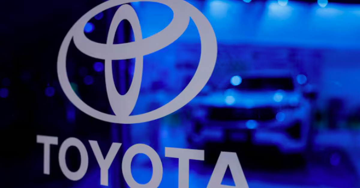 Toyota lập kỷ lục doanh số toàn cầu nhờ xe hybrid