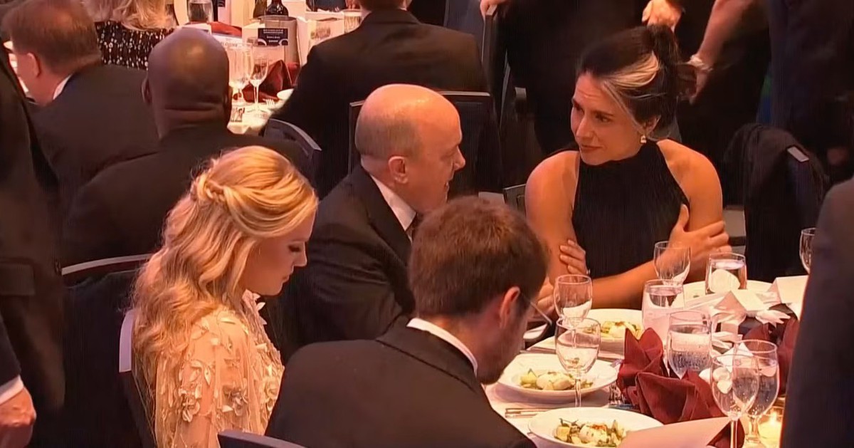 Vợ ông Charlie Kirk có mặt tại dạ tiệc Nhà Trắng lúc tiếng súng nổ, ký ức kinh hoàng ùa về