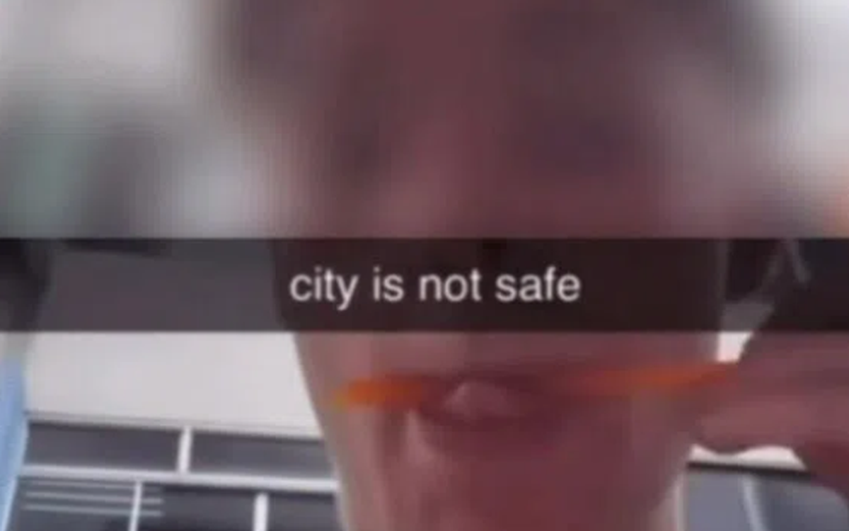 Thanh niên Pháp gây sốc vì liếm ống hút của máy bán nước ở Singapore, đối mặt án tù