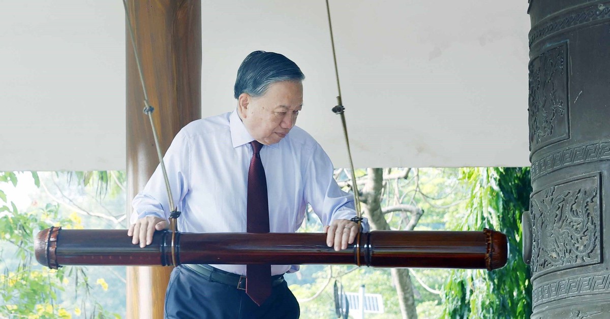 Tổng Bí thư, Chủ tịch nước Tô Lâm dâng hương tưởng niệm các Anh hùng liệt sĩ tại Tây Ninh