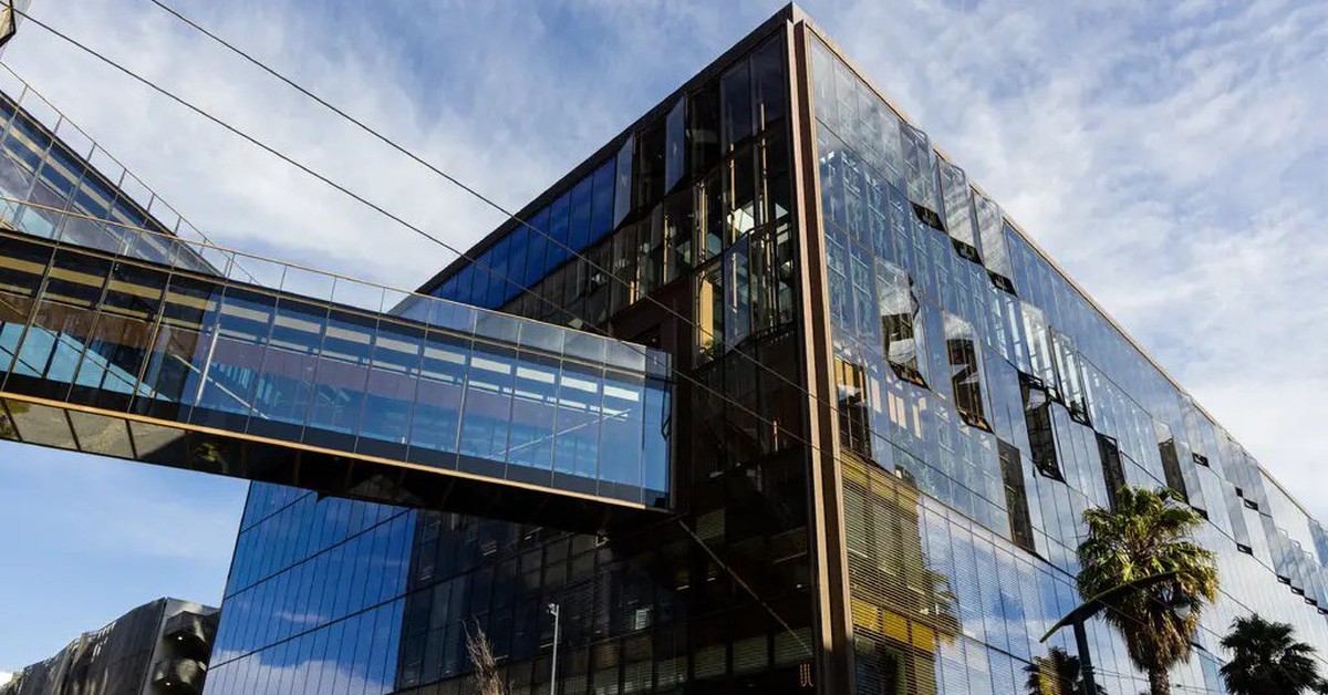 OpenAI 'cần thêm chỗ lớn', bắt tay Amazon - đối thủ của Microsoft