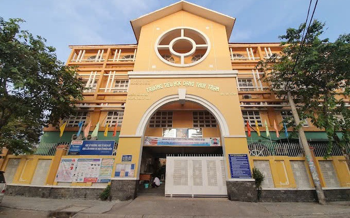 TP.HCM: 25 ca nghi bị ngộ độc thực phẩm tại Trường tiểu học Đặng Thùy Trâm, 1 trẻ thở máy