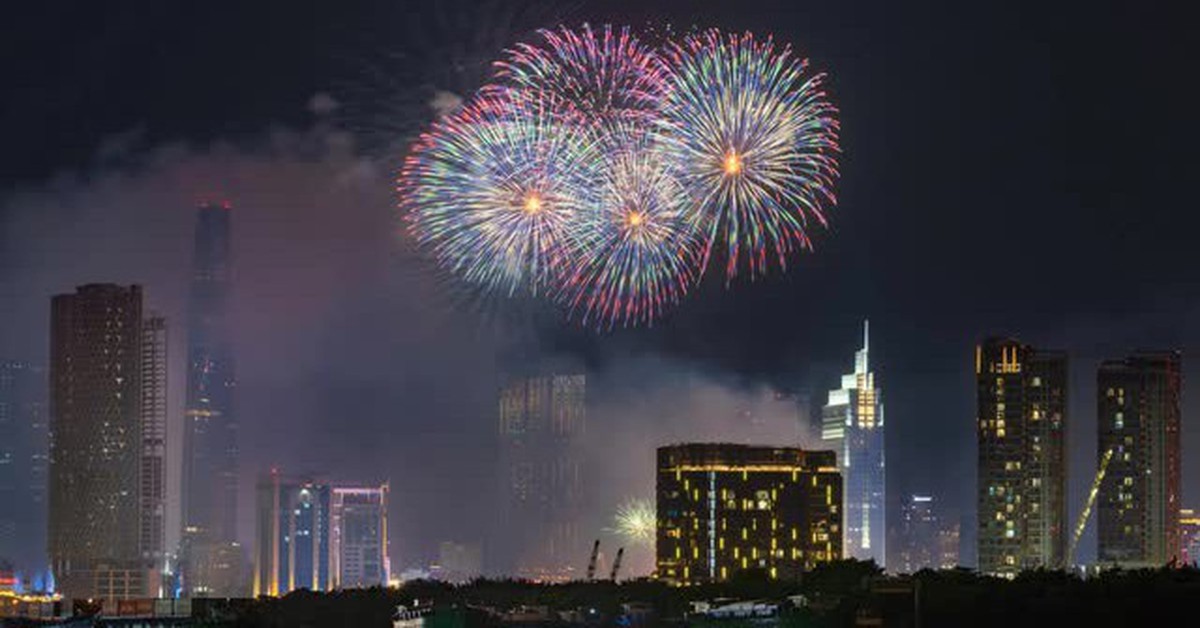 Cấm xe nhiều đường trung tâm TP.HCM tối 30-4