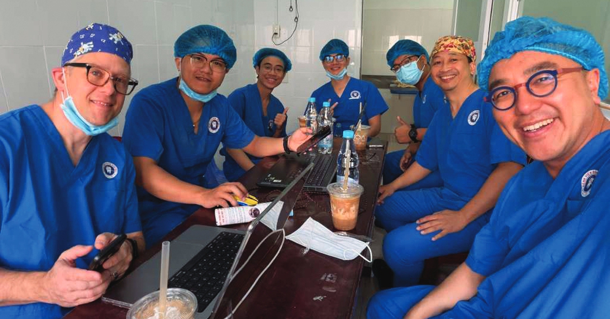 Về khám bệnh cho 'dân mình'