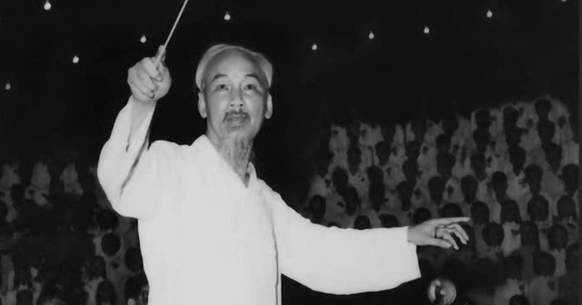 Nhìn lại ‘51 năm bản hùng ca đất nước’ qua những bức ảnh xúc động