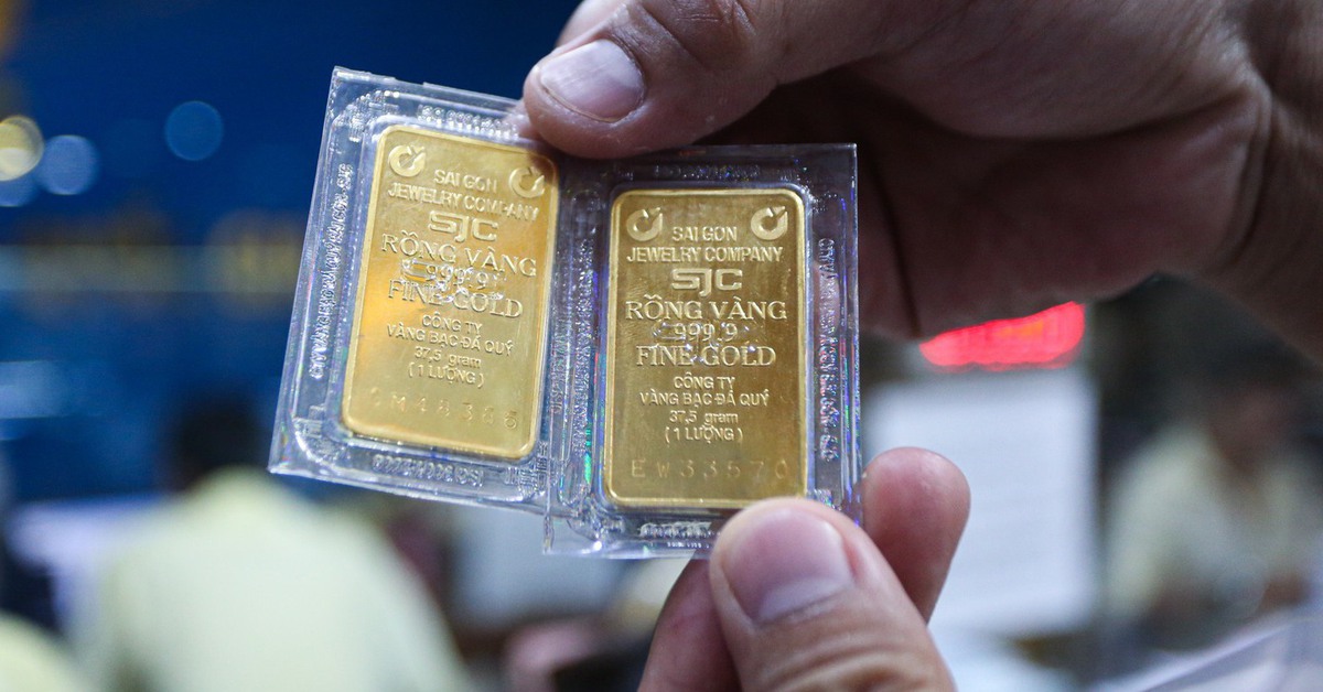 Đà giảm ngày càng mạnh, giá vàng thế giới rơi khỏi ngưỡng 4.600 USD/ounce