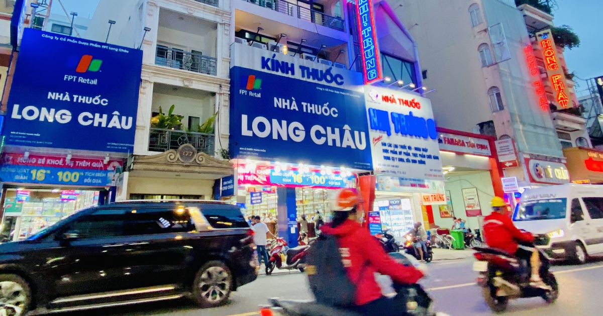 Doanh thu hơn 10.300 tỉ đồng chỉ trong một quý, Long Châu chặn thuốc giả và giữ giá ra sao?