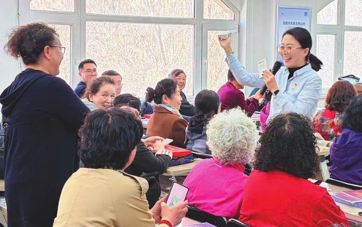 Trung Quốc mạnh tay dọn dẹp 'thần y mạng'