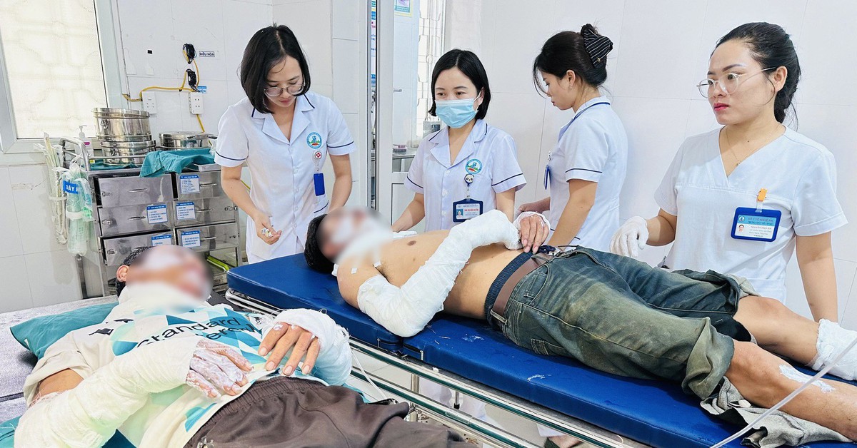 Dùng bình gas làm thịt chó, hai người bỏng nặng