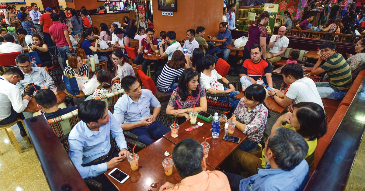 Chào nhau giữa cõi cà phê