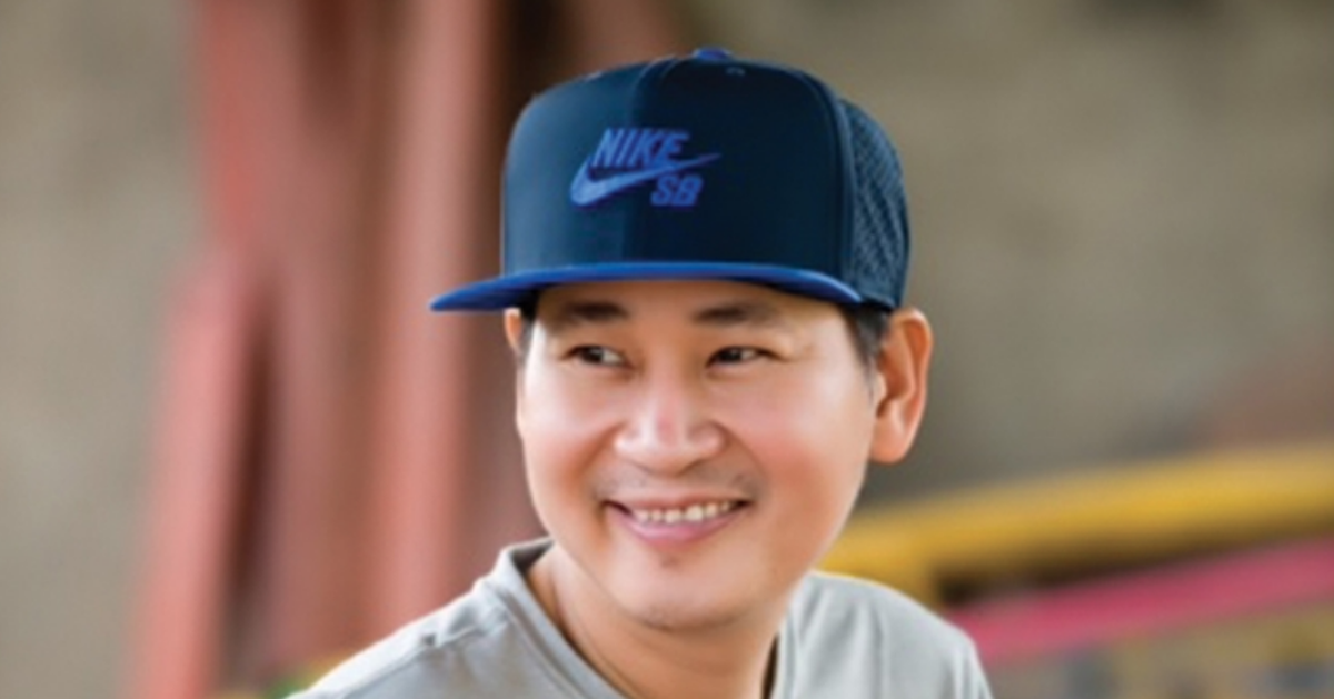 Đạo diễn phim 'Dốc sương mù' sắp hầu tòa vì tạt chất bẩn vào nhà con nợ