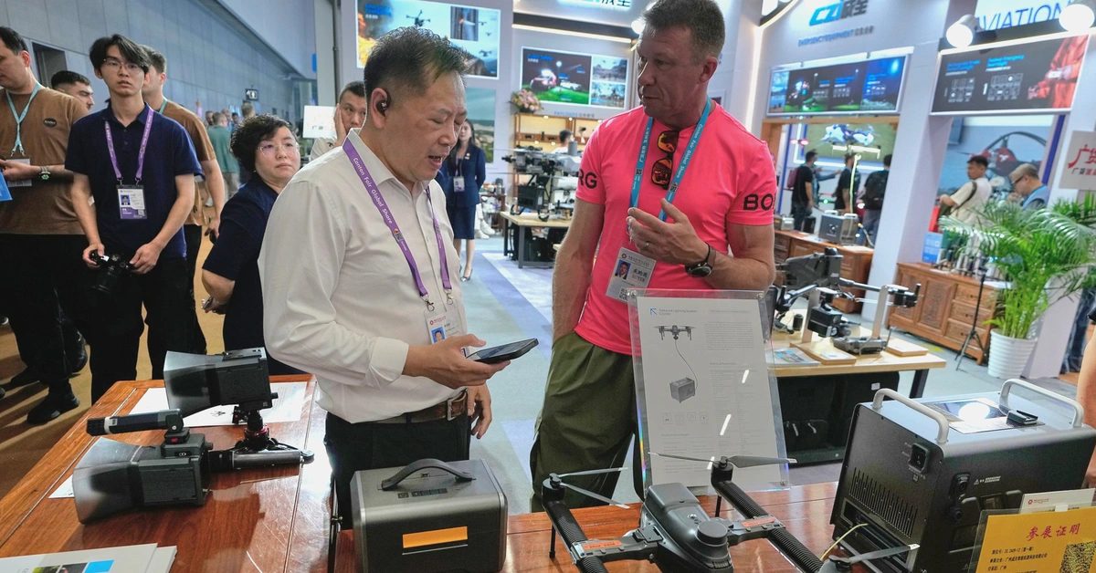 Bắc Kinh cấm mua bán, vận chuyển drone từ 1-5, vì sao?