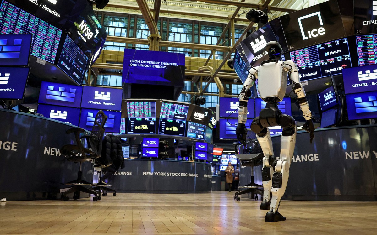 Giới khoa học sốc khi ông Trump sa thải toàn bộ hội đồng khoa học Mỹ