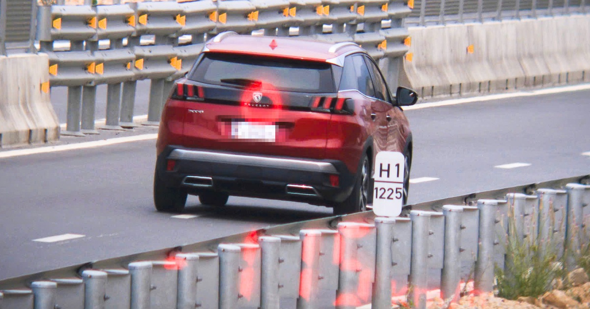 Nhiều xe chạy quá tốc độ cho phép trong ngày đầu khai thác cao tốc Quảng Ngãi - hầm Cù Mông