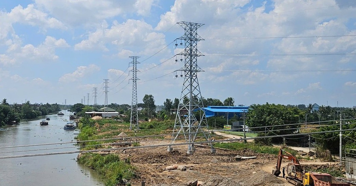 Đóng điện 51 công trình điện khắp miền Nam dịp 30-4