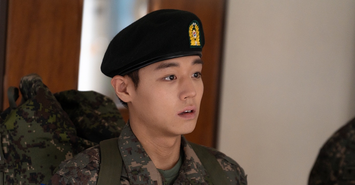 'Điện hạ' Park Ji Hoon nhập ngũ, thành đầu bếp tài năng trong phim mới