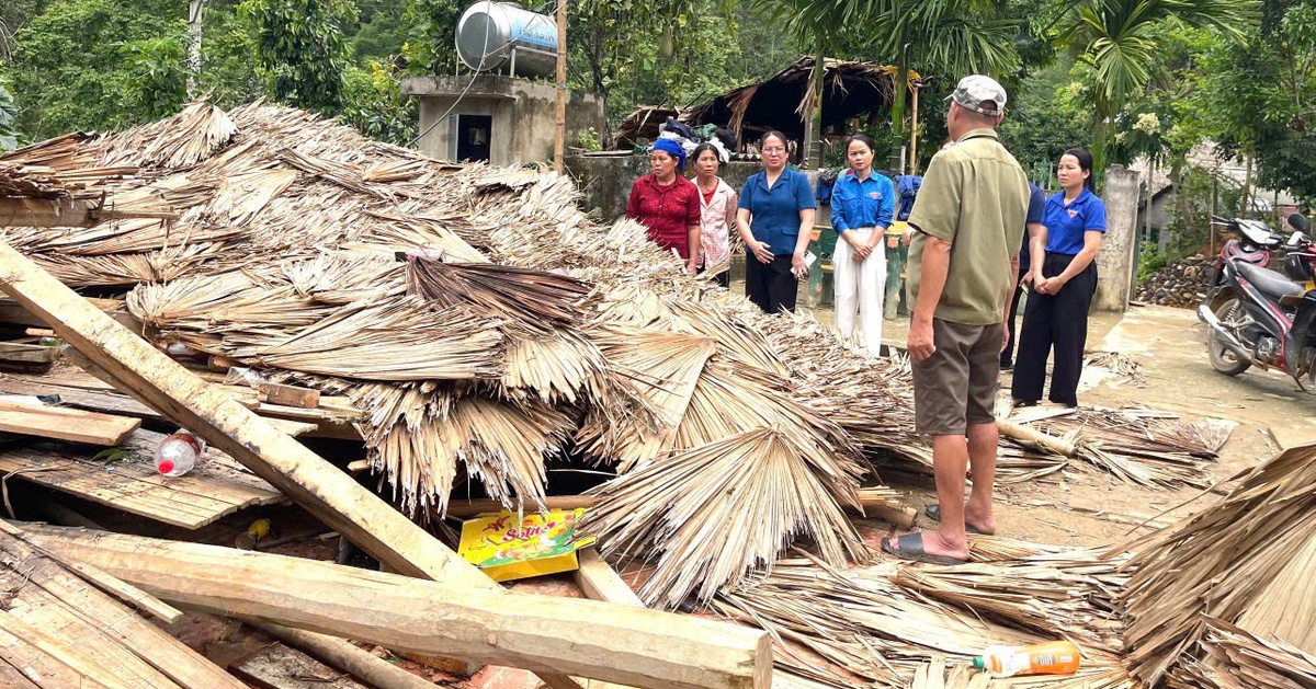 Dông lốc gây thiệt hại ở miền núi Thanh Hóa, một học sinh thiệt mạng