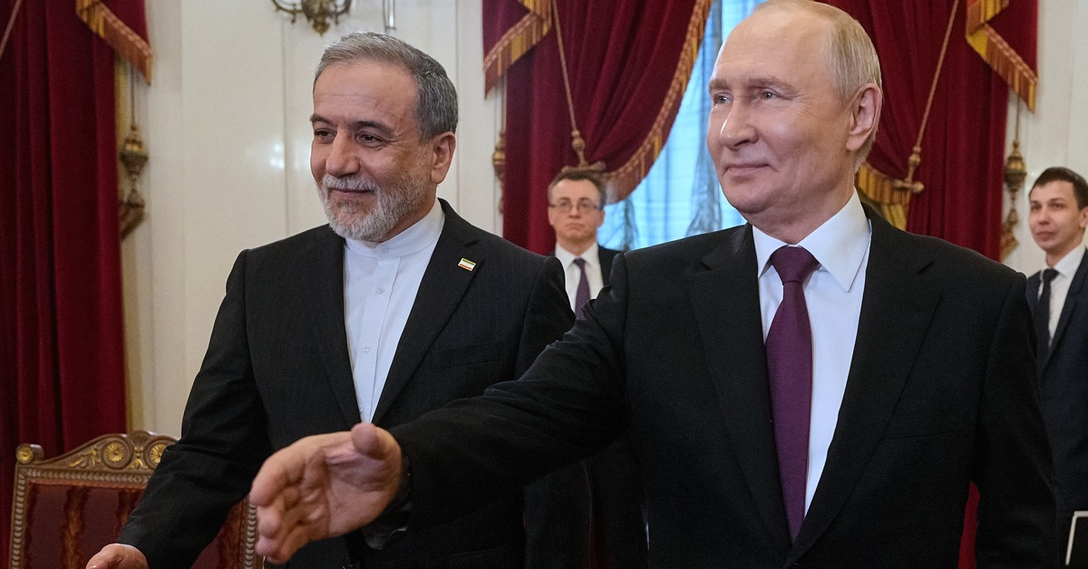 Trung Đông sáng 30-4: Ông Trump và ông Putin điện đàm hơn 1 tiếng rưỡi; Mỹ đã tốn 25 tỉ USD