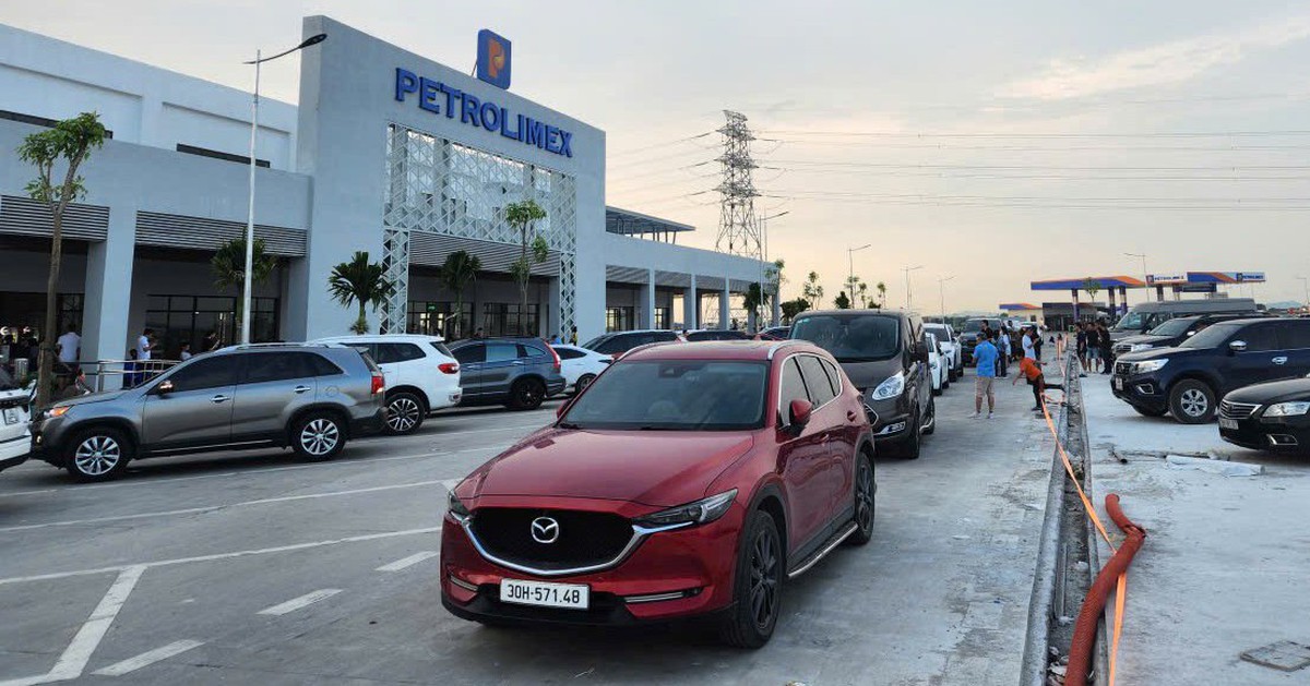 Cao tốc Bắc - Nam có 21 trạm dừng nghỉ hoạt động dịp lễ 30-4, 1-5