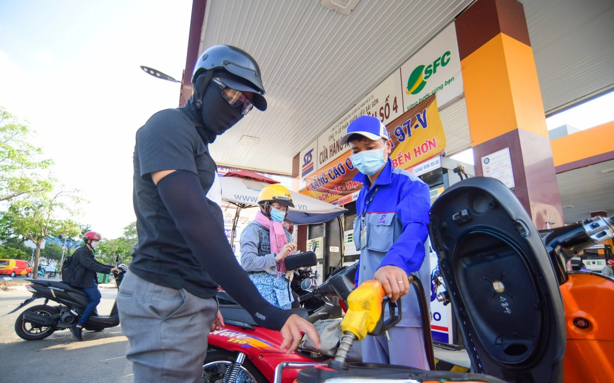 Bộ Công Thương điều chỉnh giá xăng dầu trước kỳ nghỉ lễ 30-4