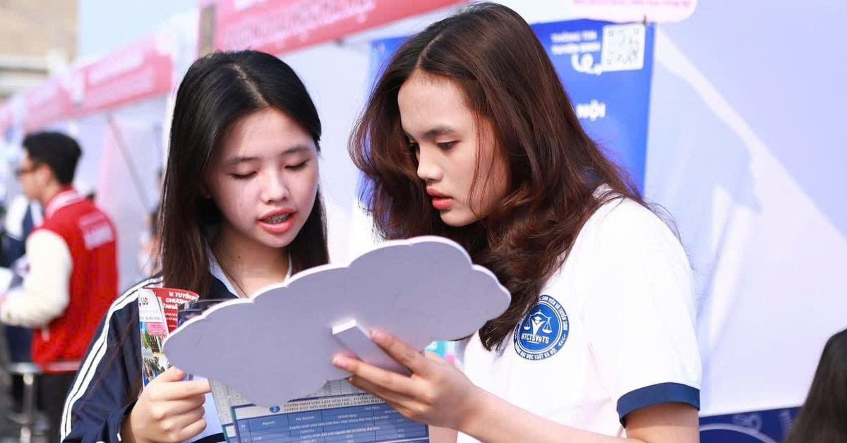 Trường đại học Luật Hà Nội tăng học phí, miễn tiền ký túc xá với tân sinh viên học tại Bắc Ninh