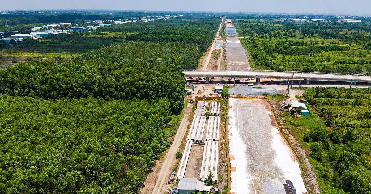 UBND TP.HCM chỉ đạo khẩn sau phản ánh của Tuổi Trẻ về thế khó ngày về đích của vành đai 3 phía tây