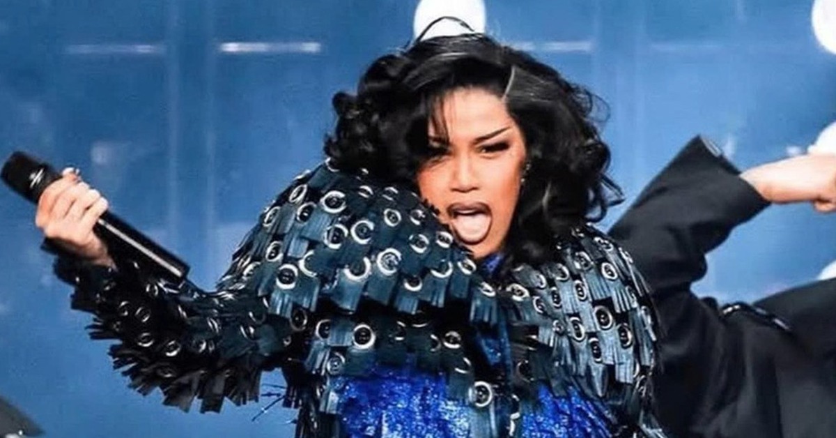 Bộ trang phục 3 trong 1 của Cardi B được Đỗ Long thiết kế trong 7 ngày