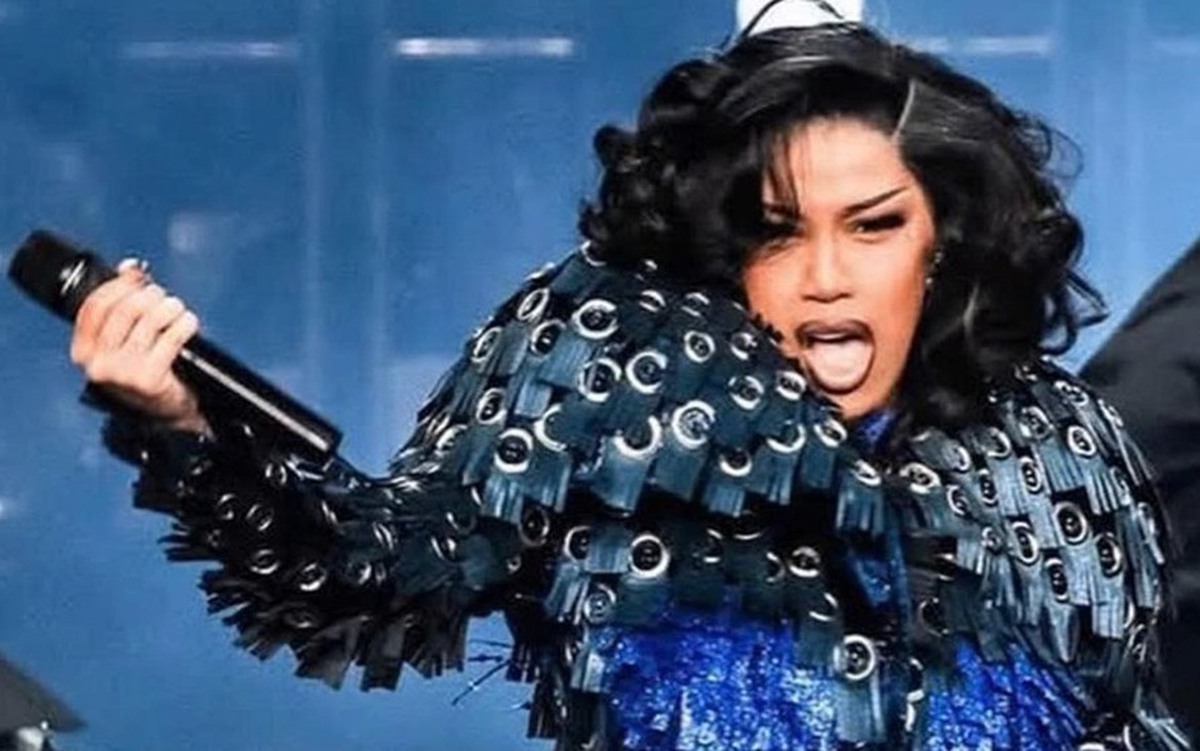 Bộ trang phục 3 trong 1 của Cardi B được Đỗ Long thiết kế trong 7 ngày