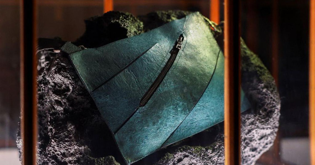 Túi xách ‘da khủng long’ giá hơn 500.000 USD ra mắt, gây tranh cãi khoa học