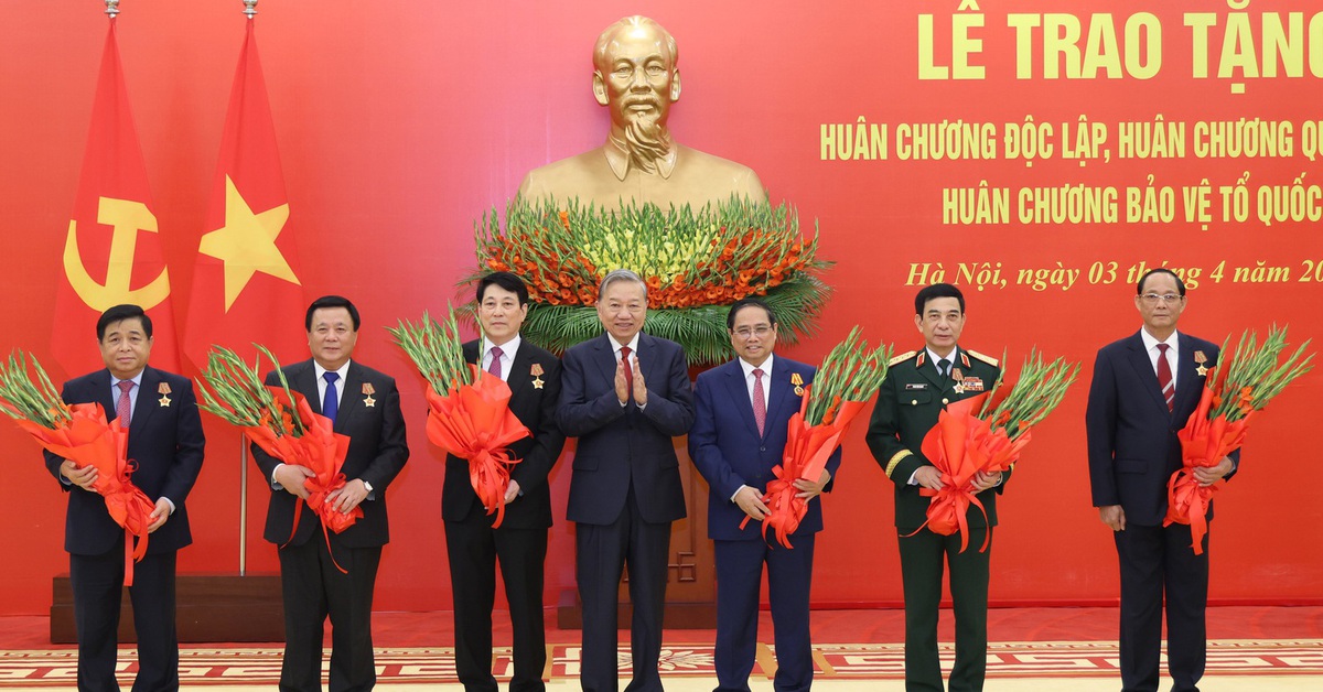 Chủ tịch nước, Thủ tướng và nhiều lãnh đạo nhận huân chương cao quý