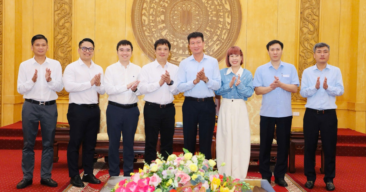 FPT thúc đẩy hợp tác chuyển đổi số và giáo dục với Ninh Bình