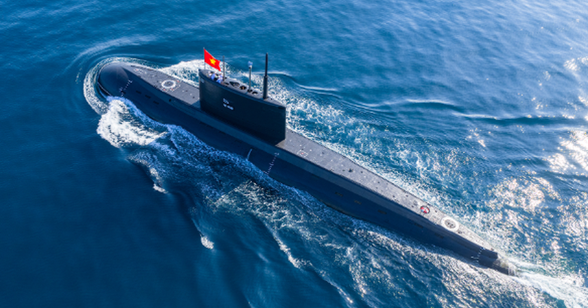 Những phút ‘cân não’ dưới biển sâu của sĩ quan tàu ngầm Kilo 636