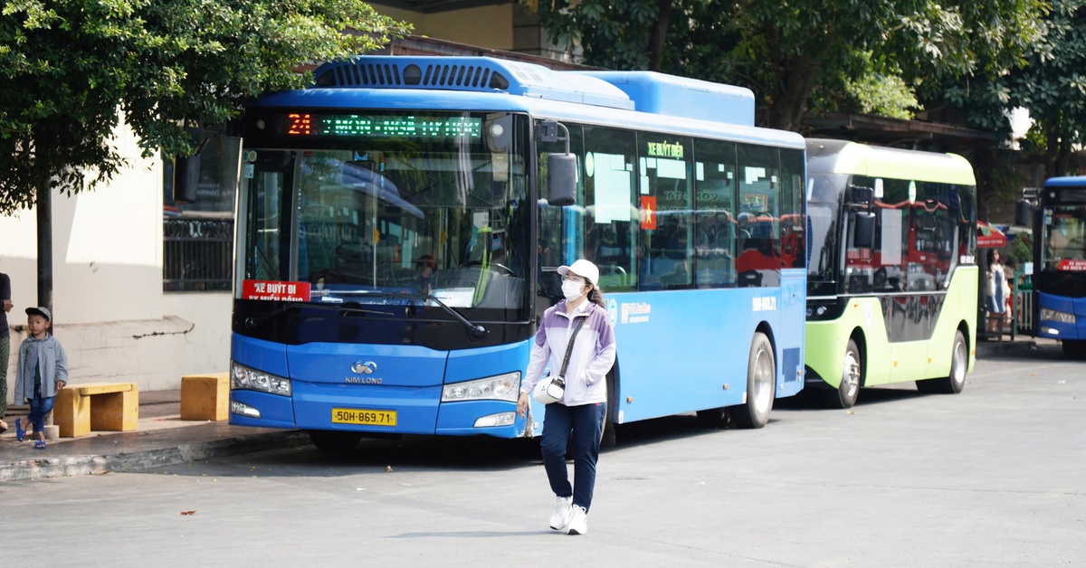 Bạn đọc hiến kế xe buýt miễn phí cần có thêm tuyến, wifi, cổng sạc pin...