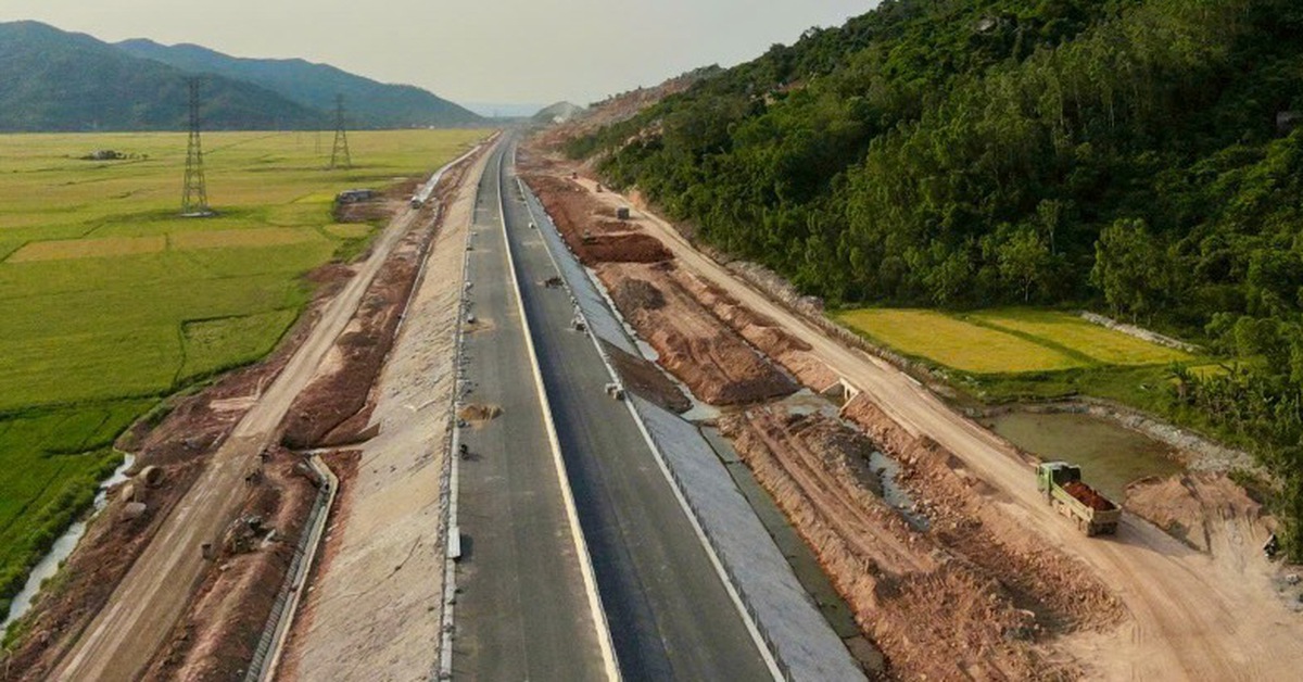 Vì sao 2 đoạn cao tốc Bắc - Nam qua Phú Yên lại lỗi hẹn?