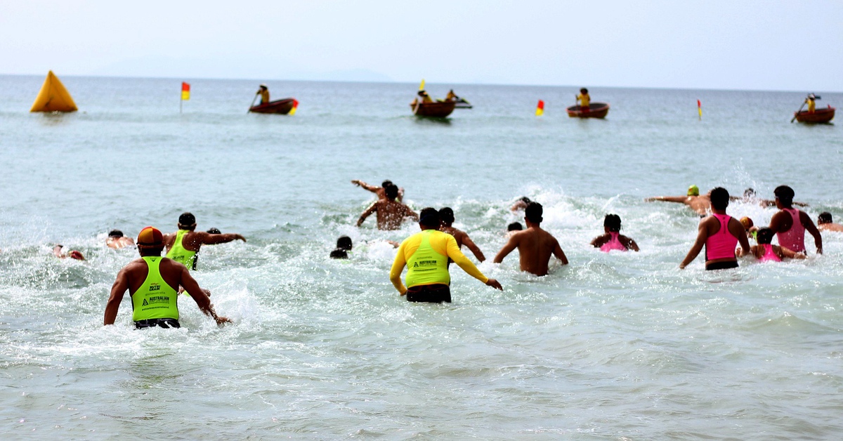 Đà Nẵng nâng cao chất lượng cứu hộ biển trong mùa cao điểm du lịch