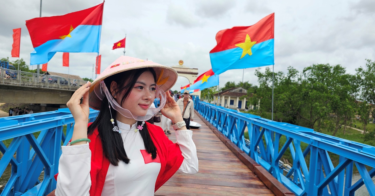 Rưng rưng ngày thống nhất đất nước ở nơi hai miền Bắc Nam chia cắt 21 năm ròng rã