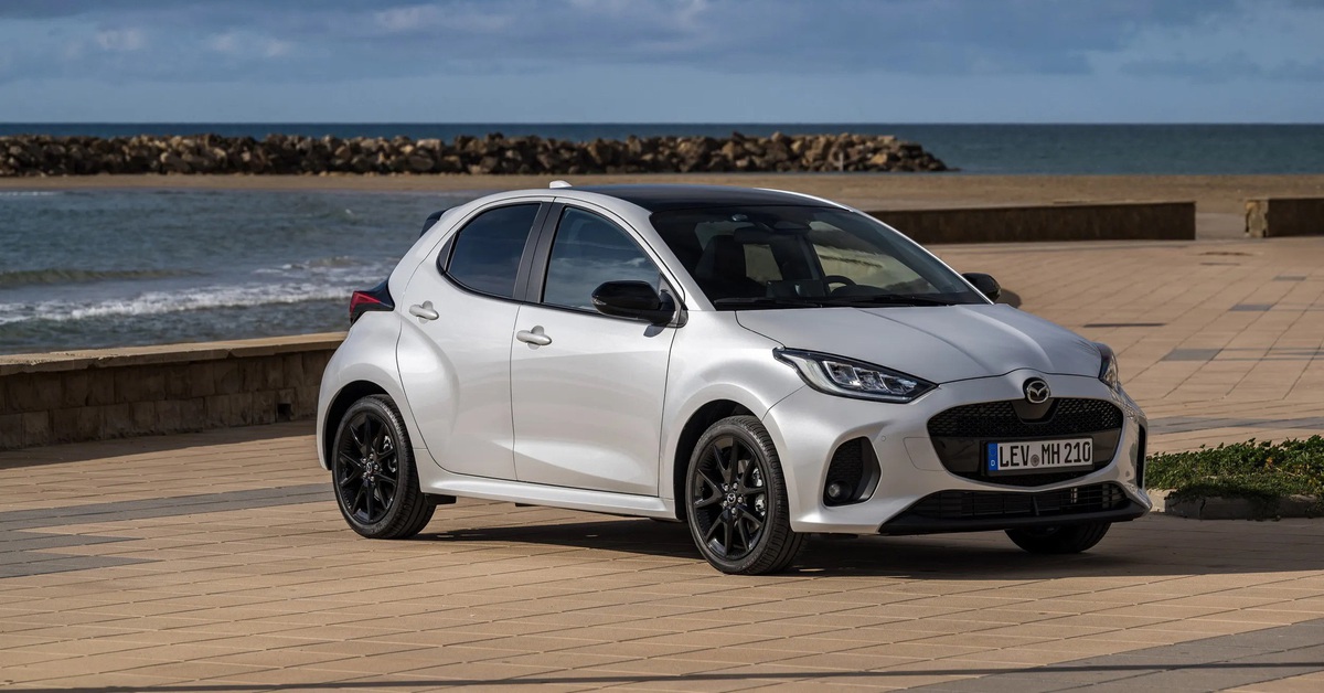 Mazda2 2026 ra mắt: Bổ sung tiện nghi, ADAS, động cơ hybrid mượn từ Toyota