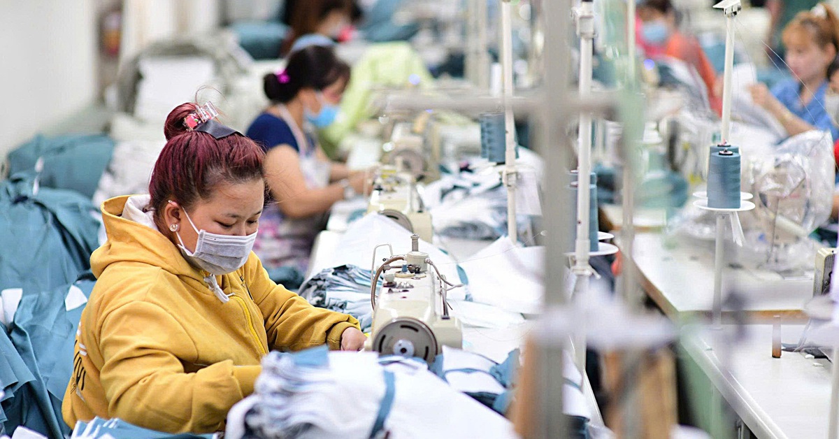 Doanh nghiệp đầu tư công nghệ để vượt "bão"