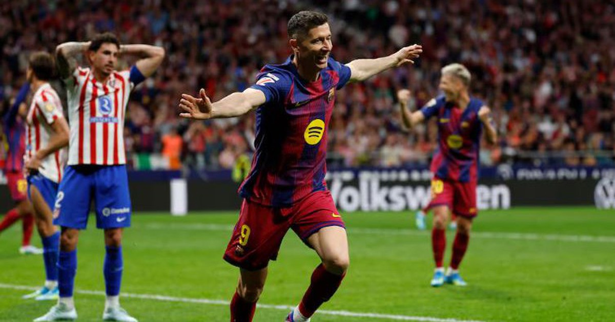 Đánh bại 10 người Atletico Madrid, Barca bỏ xa Real Madrid 7 điểm