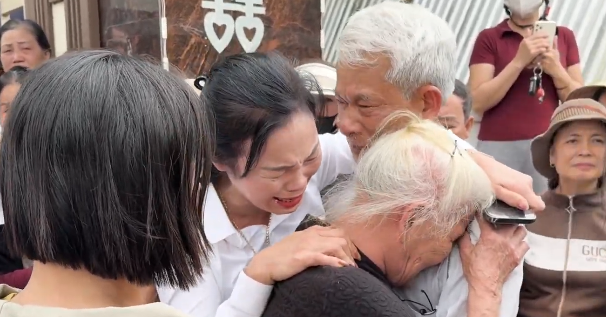 Như chưa hề có cuộc chia ly: Bỏ nhà đi khi tóc mẹ còn xanh, trở về khi mẹ rưng rưng đầu bạc