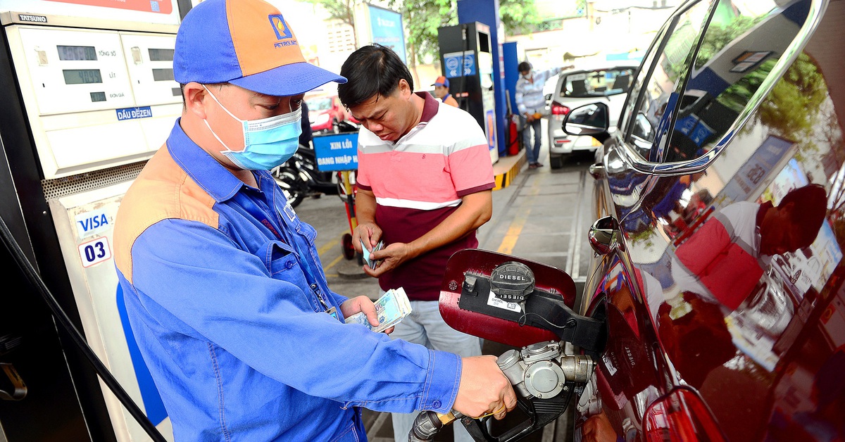 Đã mua được thêm 3,2 triệu m³ xăng dầu trong tháng 3, đủ dùng hết tháng 4