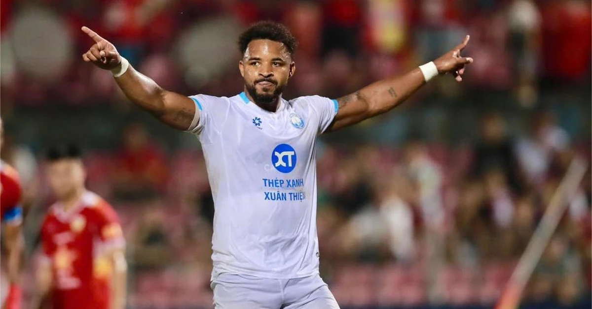 Xuân Son thăng hoa giúp CLB Nam Định thắng trận thứ 5 liên tiếp