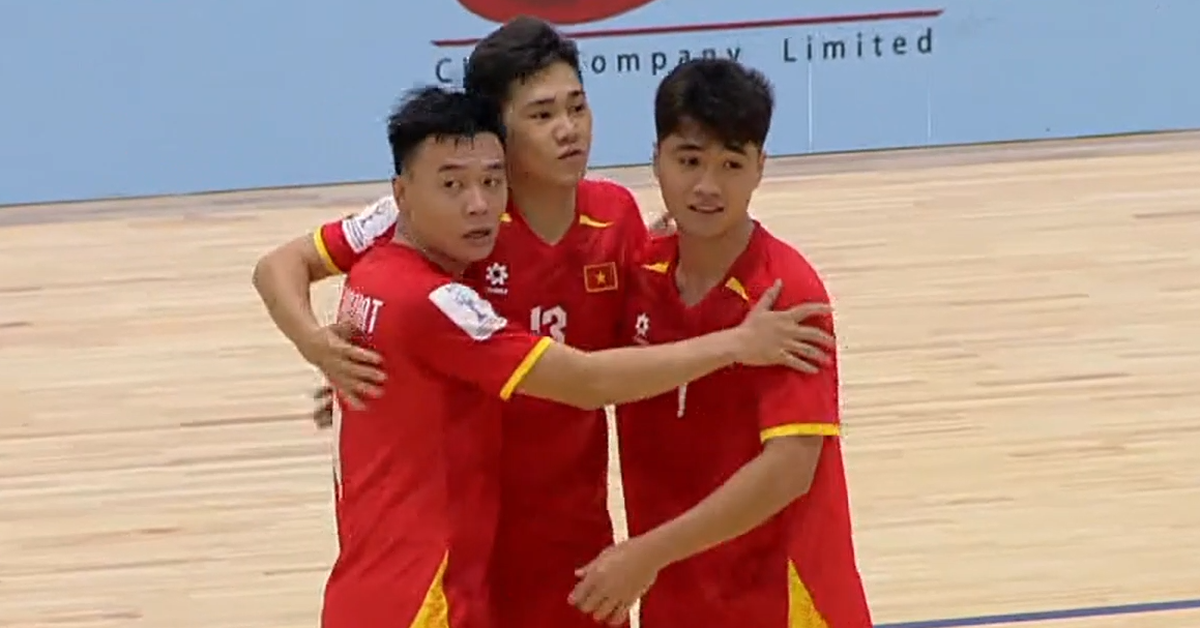 Nhan Gia Hưng dứt điểm lạnh lùng, mở tỉ số cho tuyển futsal Việt Nam