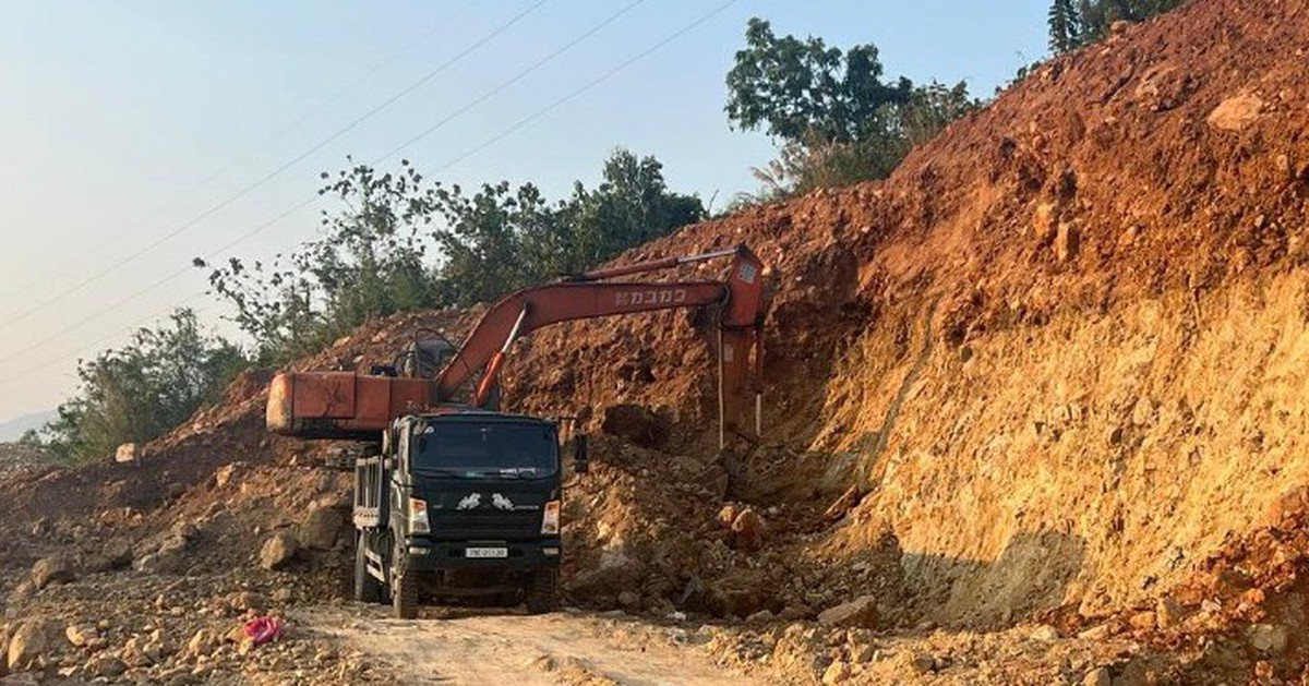 Công an Khánh Hòa vào cuộc vụ 'cạo sạch quả đồi', khai thác đất trái phép