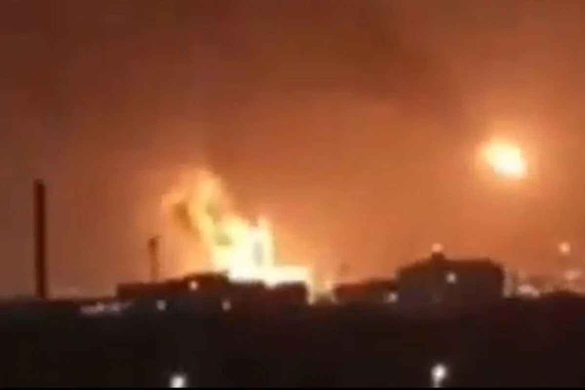 Khu phức hợp hóa dầu của Saudi Arabia dính đòn tên lửa, có 'tiếng nổ rất lớn'