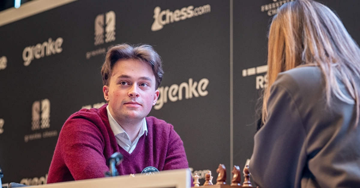 Vượt qua Carlsen, kỳ thủ 21 tuổi vô địch giải Freestyle Chess