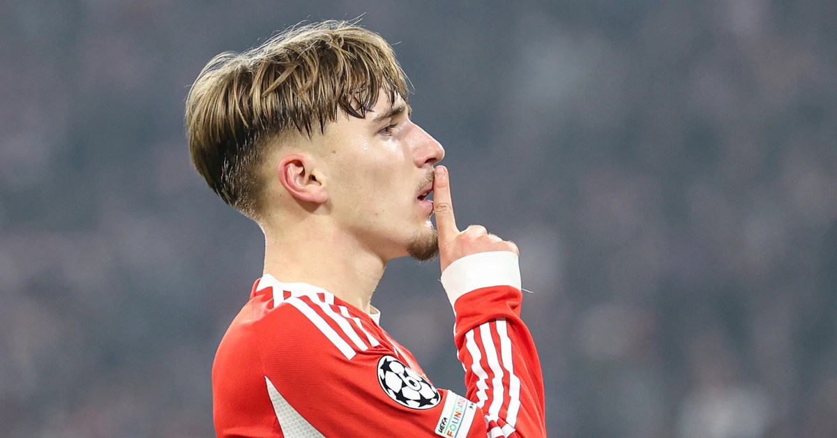 Trước 'đại chiến' Real Madrid, thần đồng 18 tuổi tuyên bố Bayern Munich bất khả chiến bại