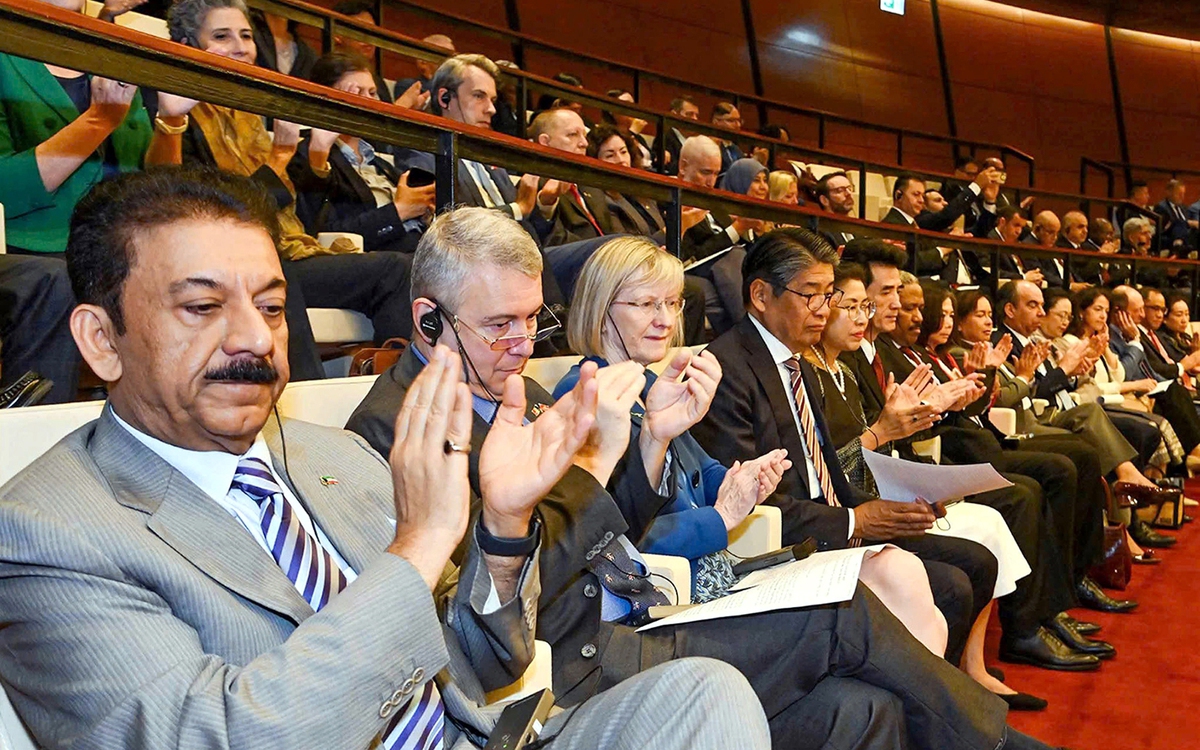 Vượt 'gió ngược', mở đường cho tăng trưởng