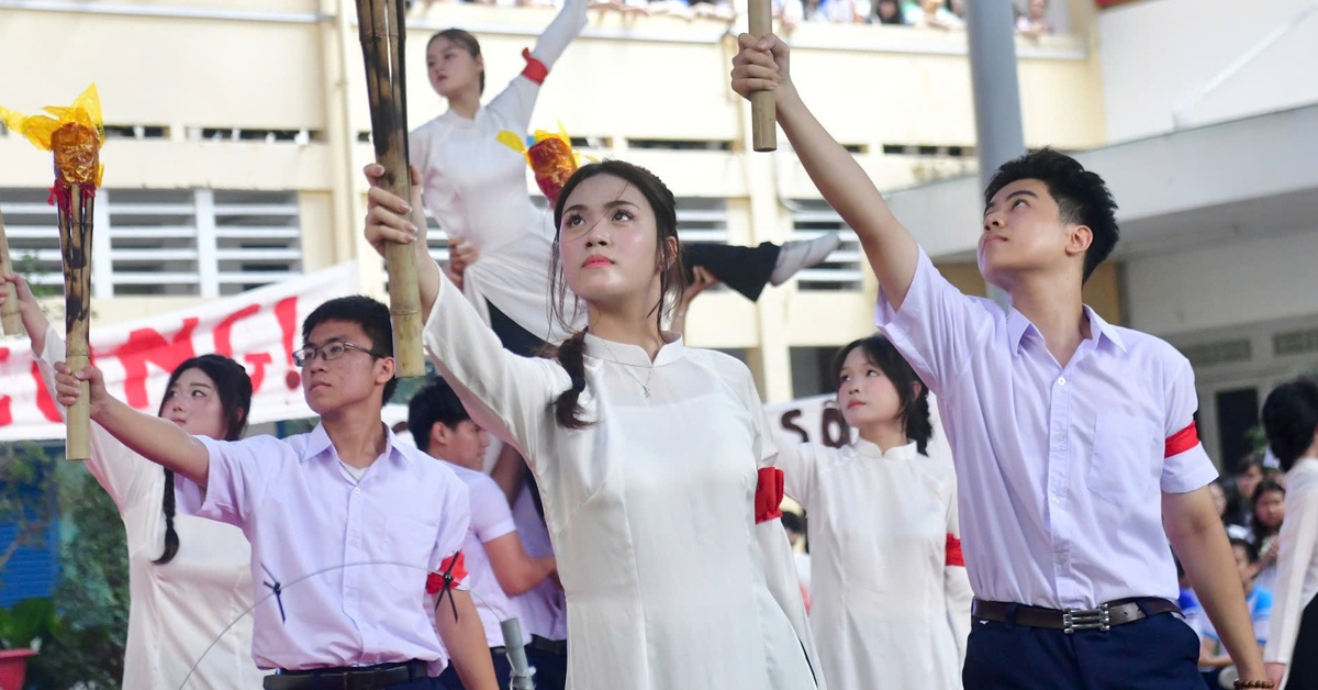 Giờ ra chơi 'bùng nổ' ở Trường THPT Nguyễn Thị Diệu
