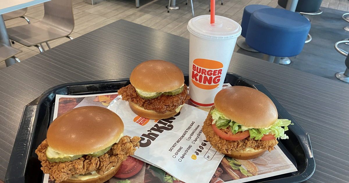 Trái ngược hai chuỗi burger Mỹ tại Việt Nam: Một đóng bớt, một chuẩn bị mở cửa hàng đầu tiên